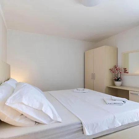 4 Bedroom In Prázdninový dům