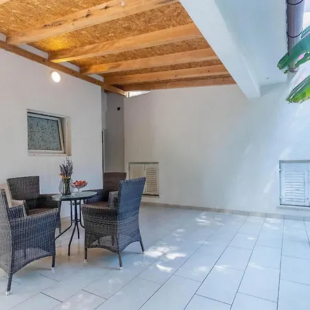 4 Bedroom In Prázdninový dům Rovinj