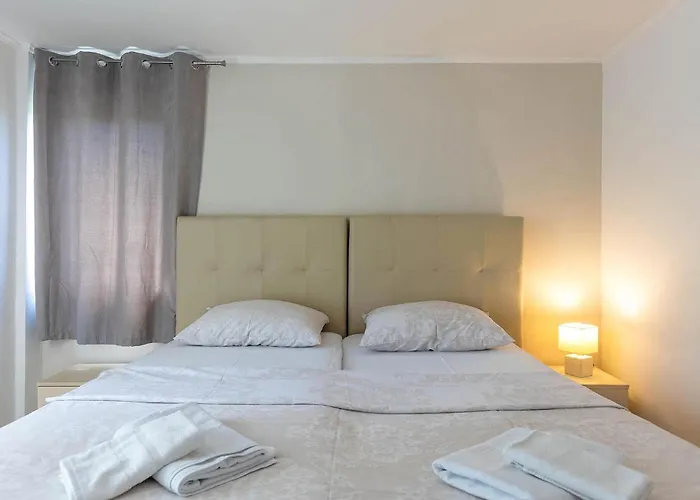 4 Bedroom In * 로비니