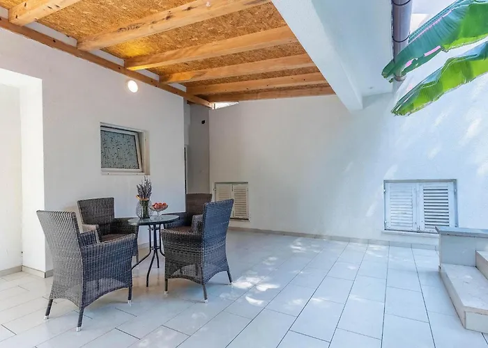 4 Bedroom In 펜션 로비니