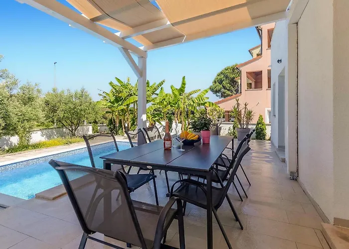 4 Bedroom In 펜션 *